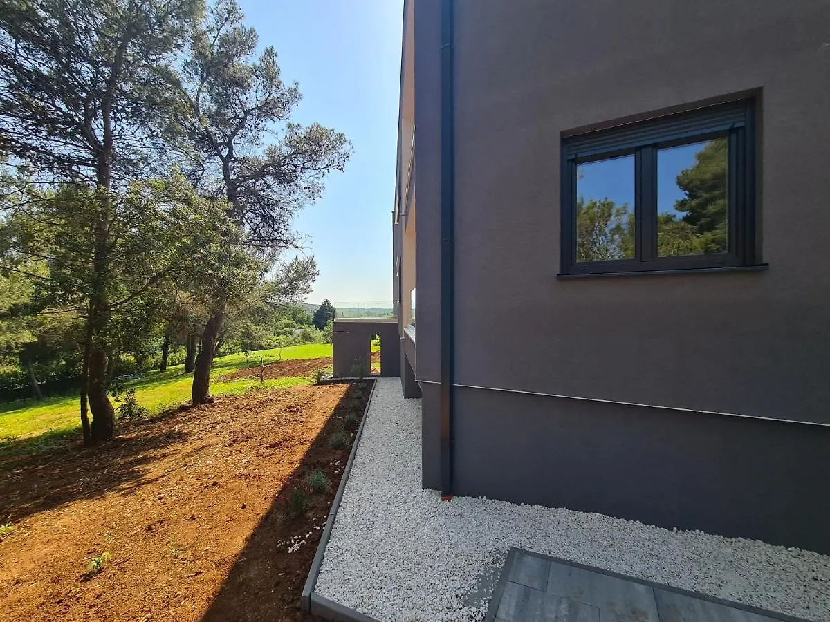Apartment White & Black Pula Croatia