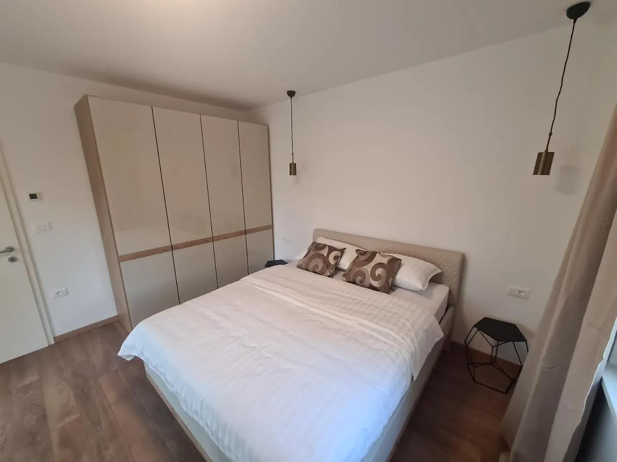 White & Black Pula Apartment